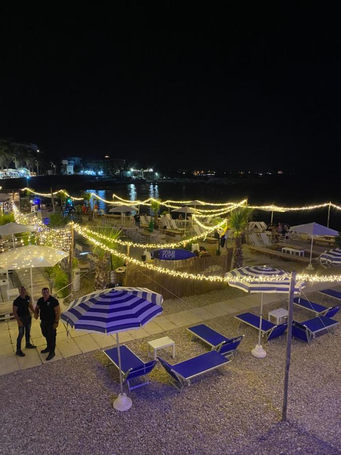 Апартаменти Casa Vacanza Tindara Чивітавекк'я Екстер'єр фото